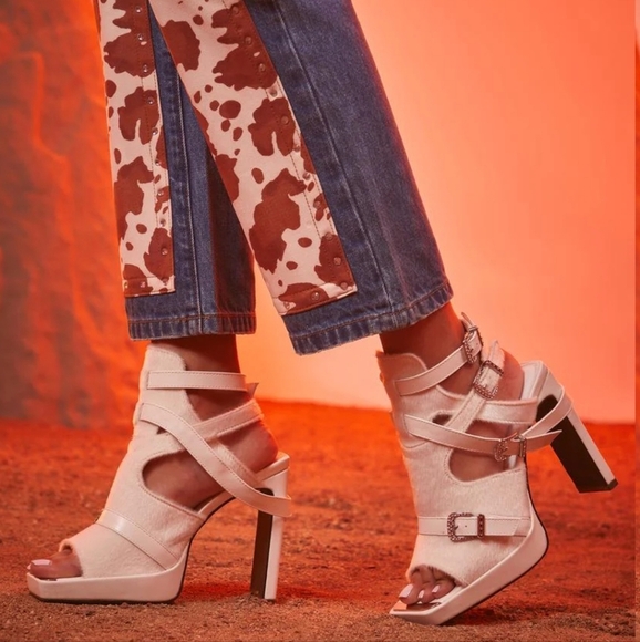 Poster Girl Mule Strappy Square Toe Heels Size 6 - Picture 1 of 17